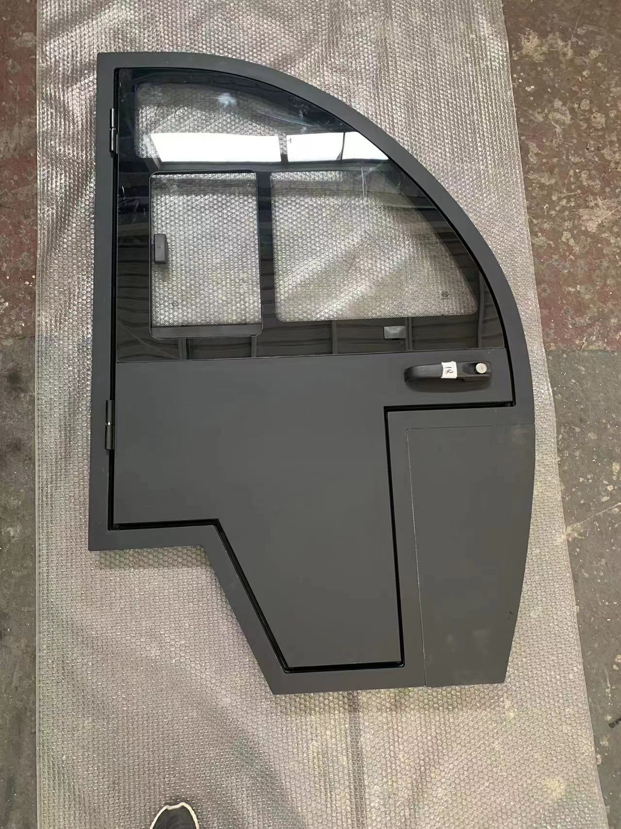 電動(dòng)車車門(mén)